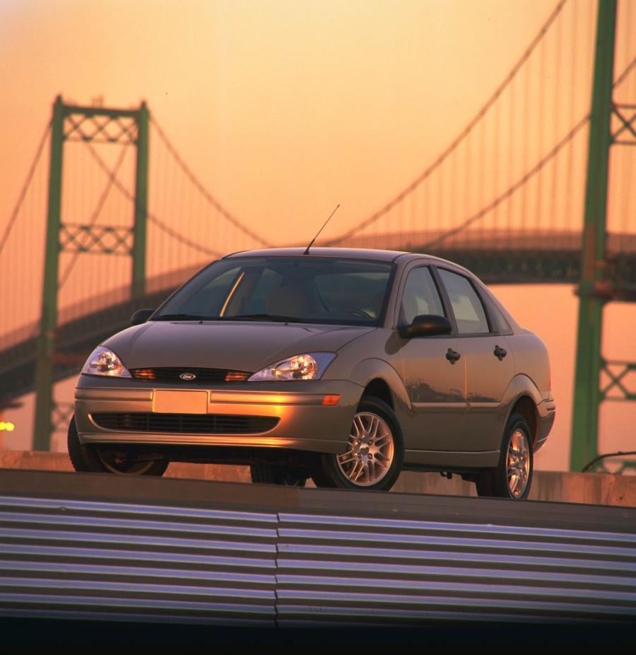  Ford Focus Saloon 1999 года  (фото 21 из 53)